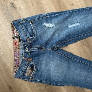 Leather details you don’t see anymore. Distressed with whipstitch. A fashion GEM